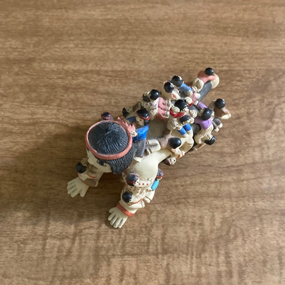 Storyteller pottery piece - Picture 4 of 6